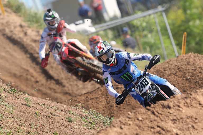 Tim Gajser vor Ruben Fernandez