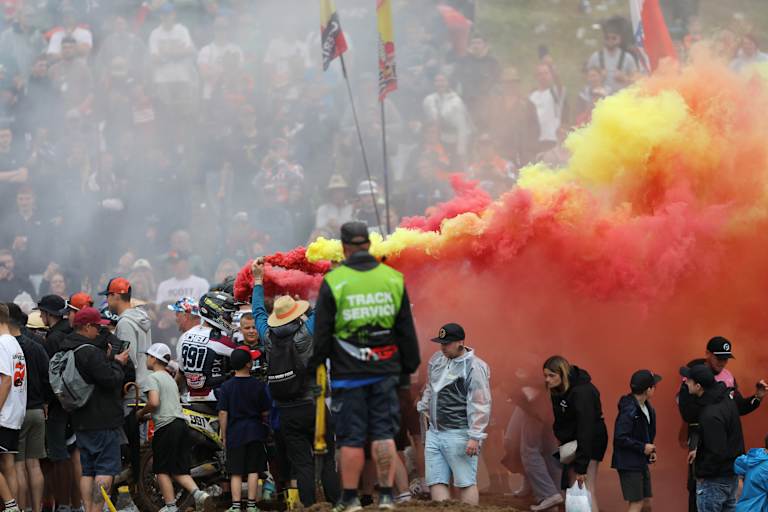 Die deutschen Fahrer wurden von den Fans am Hang der Nationen gefeiert