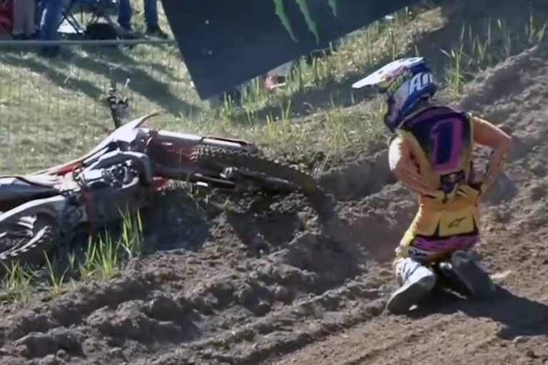 Simon Längenfelder nach seinem Crash in Kegums