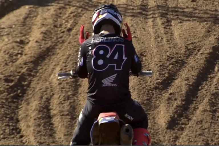 Jeffrey Herlings fiel im zweiten Lauf von Kegums mit technischem Defekt aus