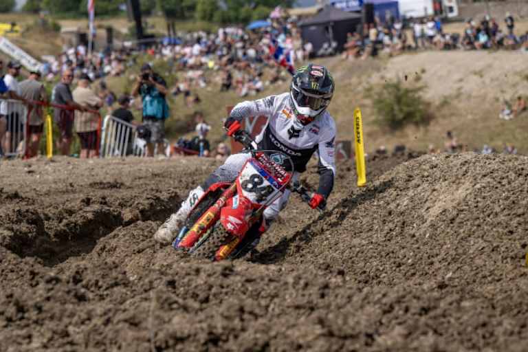 Jeffrey Herlings gewann den ersten Lauf in Foxhills