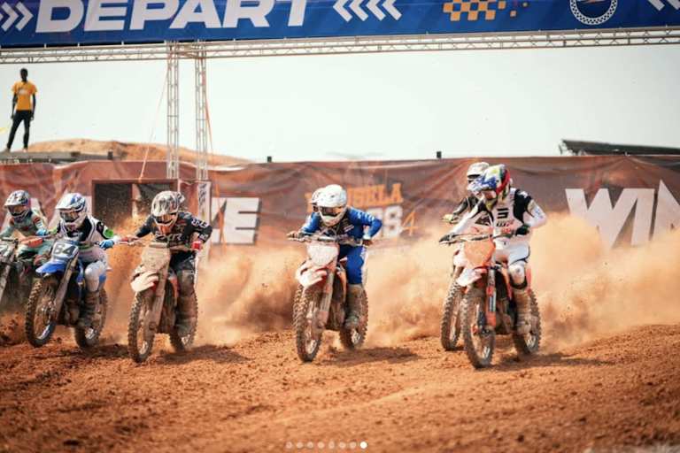 Tom Koch startete beim Wansela Cross in Kongo
