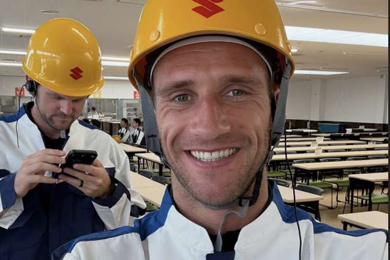 Ken Roczen in Hamamatsu mit Erdbeben-Schutzhelm