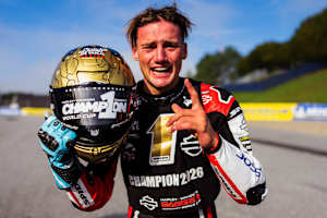 Champion Archie McDonald wurde von seinen Emotionen übermannt