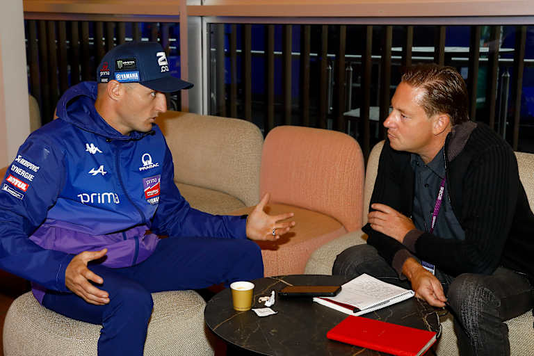 Jack Miller (li.) mit SPEEDWEEK.com-Chefredakteur Ivo Schuetzbach