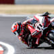 Superbike-WM Donington, FP2:  Bulega 1. – schwerer Sturz von Mackenzie