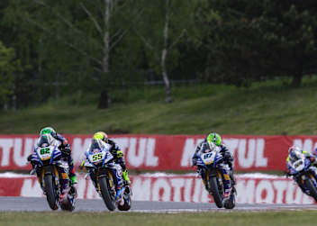 Yamaha macht einen größten Teil des Superbike-Fahrerlagers aus