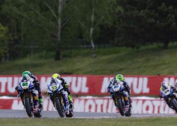 Yamaha macht einen größten Teil des Superbike-Fahrerlagers aus
