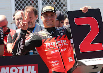 Yari Montella jubelt: Erstes Superbike-Podest