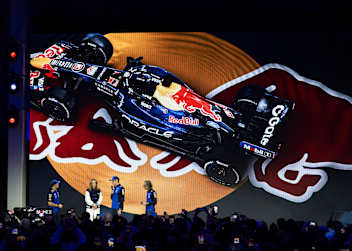 Max Verstappen fährt 2026 mit der Nummer 3