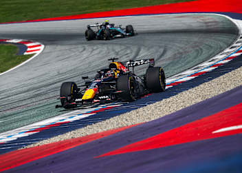 Max Verstappen vor Kimi Antonelli auf dem Red Bull Ring