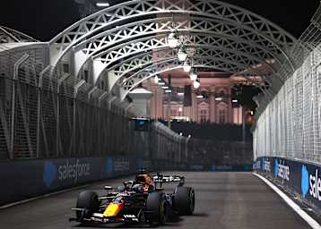 Max Verstappen prescht in der Nacht von Singapur auf Pole
