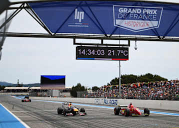 Isack Hadjar beeindruckt beim Oracle Red Bull Racing Showrun in Paul Ricard
