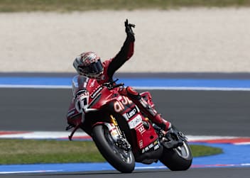 Nicolo Bulega und die Ducati V4R in Symbiose