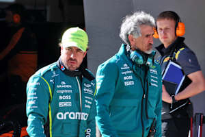 Fernando Alonso (links)