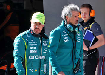 Fernando Alonso (links)