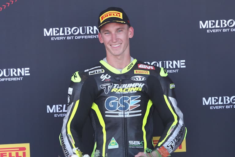 Der Knoten ging auf: Oli Bayliss auf dem Podium