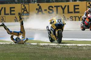 Colin Edwards bei seinem Crash in Assen