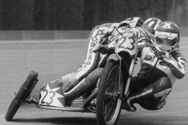 Egon Walla 1983 mit Edgar Starke in einem Bauer-Gespann