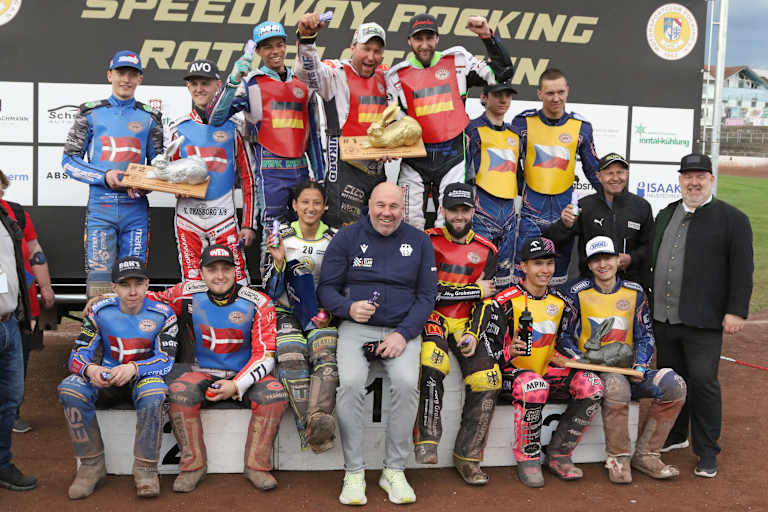 Team Deutschland freute sich über den Sieg in Pocking