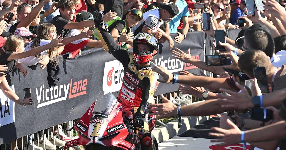 Ducati-Star Nicolò Bulega am Ziel: Überlegener Superbike-Weltmeister ...