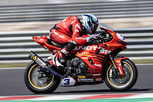 Raffaele De Rosa auf der QJ Motor SRK800RS