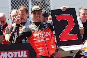 Yari Montella jubelt: Erstes Superbike-Podest