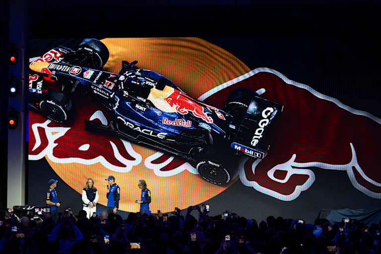 Max Verstappen fährt 2026 mit der Nummer 3