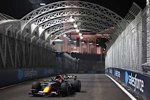 Max Verstappen prescht in der Nacht von Singapur auf Pole