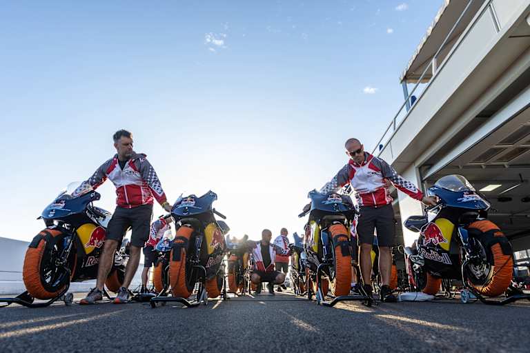 Der Red Bull MotoGP Rookies Cup 2026 startet mit dem Test in Jerez