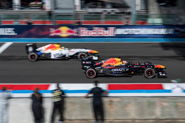 Sebastien Buemi (r.) und Isack Hadjar im Herbst bei Red Bull Motormania