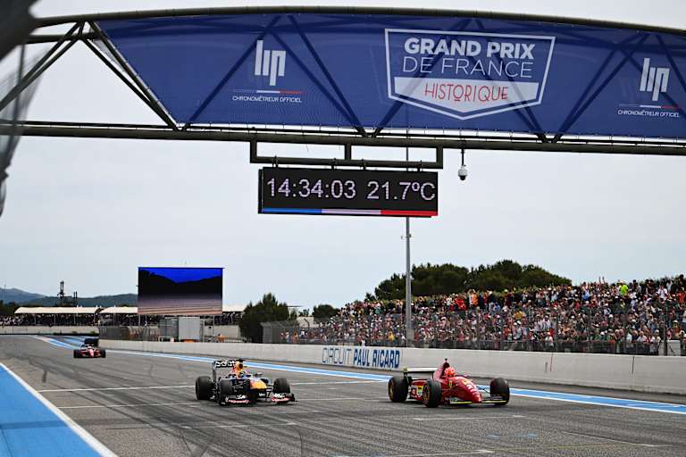 Isack Hadjar beeindruckt beim Oracle Red Bull Racing Showrun in Paul Ricard
