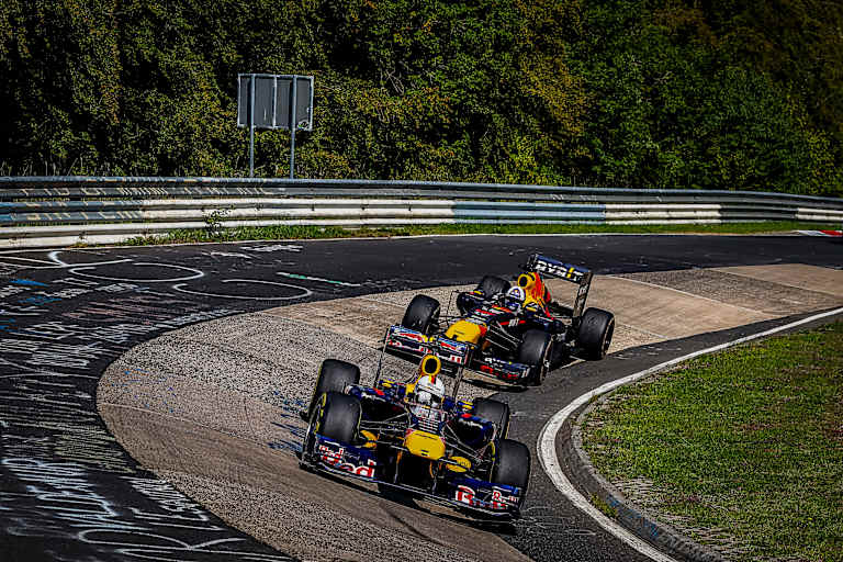 David Coulthard (h.) mit Sebastian Vettel auf der Nordschleife