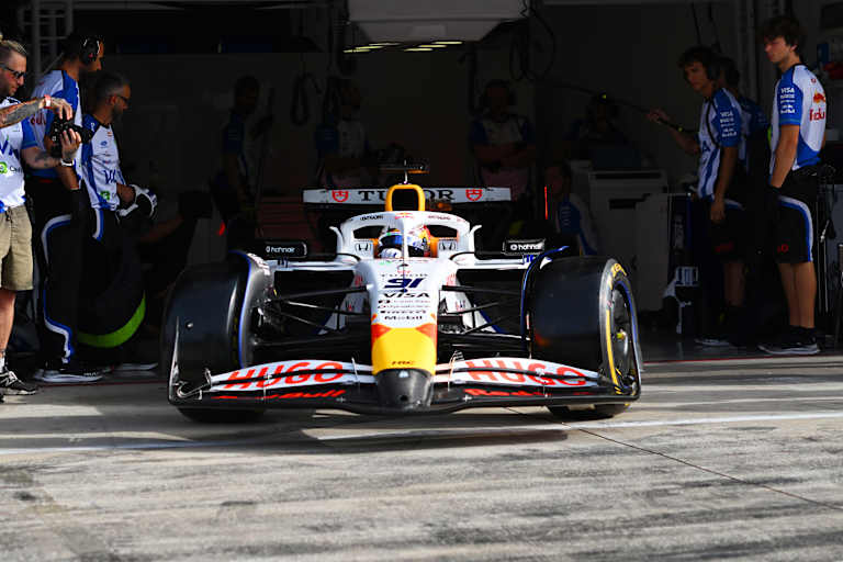 Nikola Tsolov durfte in Imola im VCARB 02 ausrücken