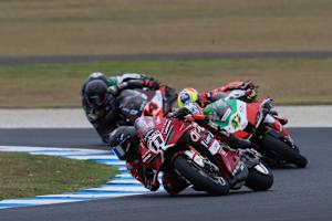 Nicolo Bulega holte auf Phillip Island das Triple