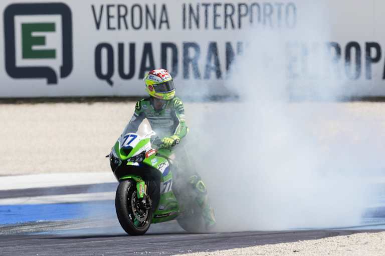 Domi Aegerter begeisterte die Fans mit einem Burn-out