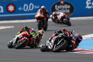 Jorge Martin im Sprint vor Diogo Moreira