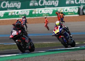 Senna Agius vor Filip Salac