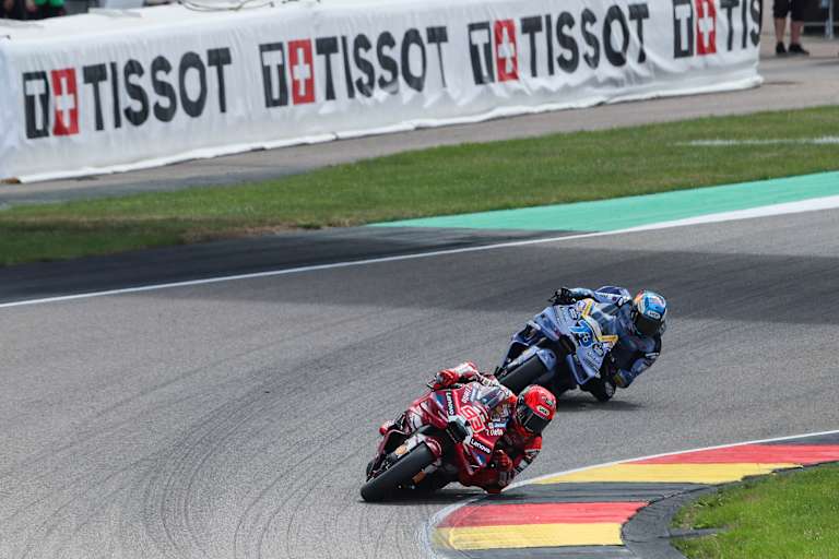 Zu Beginn duellierten sich die Marquez-Brüder um die Spitze