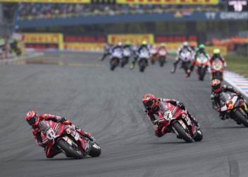 Das Ducati-Trio Bulega, Lecuona und Sam Lowes dominierte den Sprint