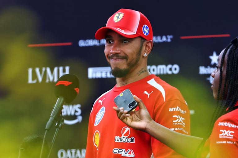Lewis Hamilton liebt es, in der Nacht Gas zu geben