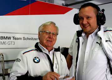 Herbert Schnitzer (links) meinemsam mit seinem Sohn Herbert Schnitzer Jr.