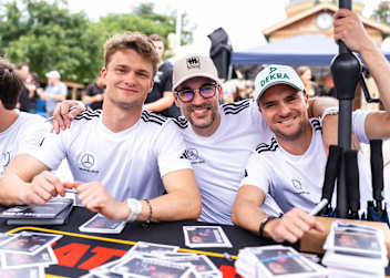 Ralf Aron (links) verletzte sich bei den 12h Bathurst