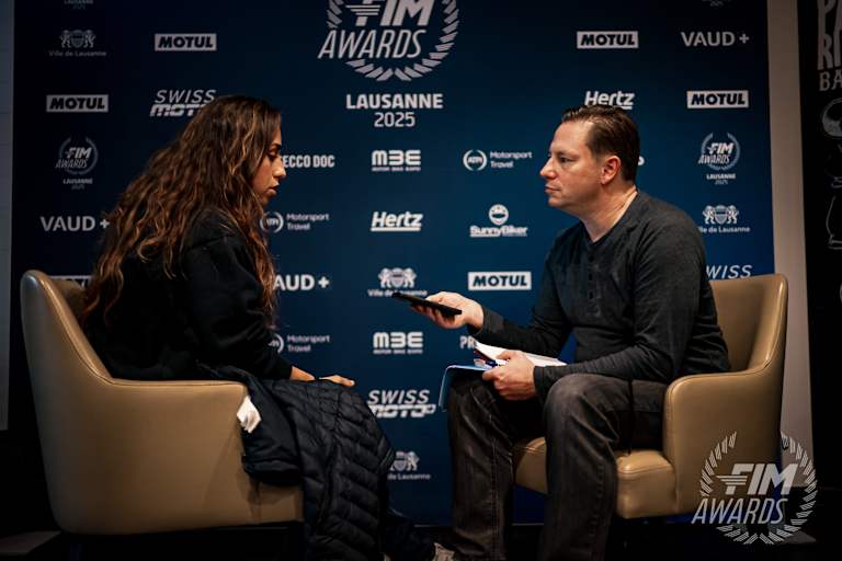 Maria Herrera mit SPEEDWEEK.com-Chefredakteur Ivo Schützbach