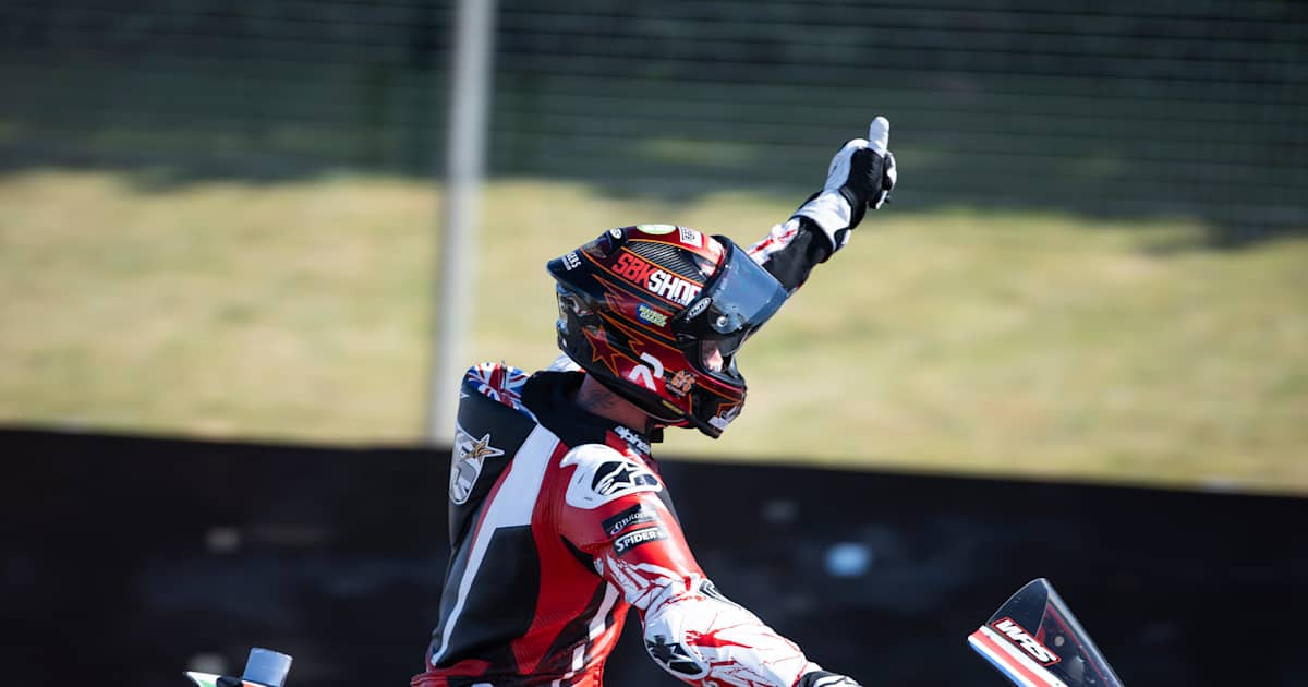 Tommy-Bridewell-Ducati-Mit-dem-Herz-in-der-Hand-und-in-den-Kies
