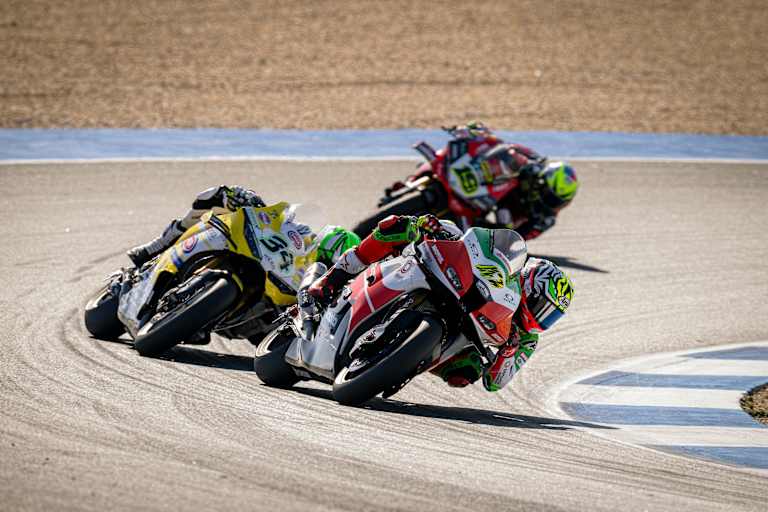 Axel Bassani vor den Ducati-Piloten Baldassarri und Bautista
