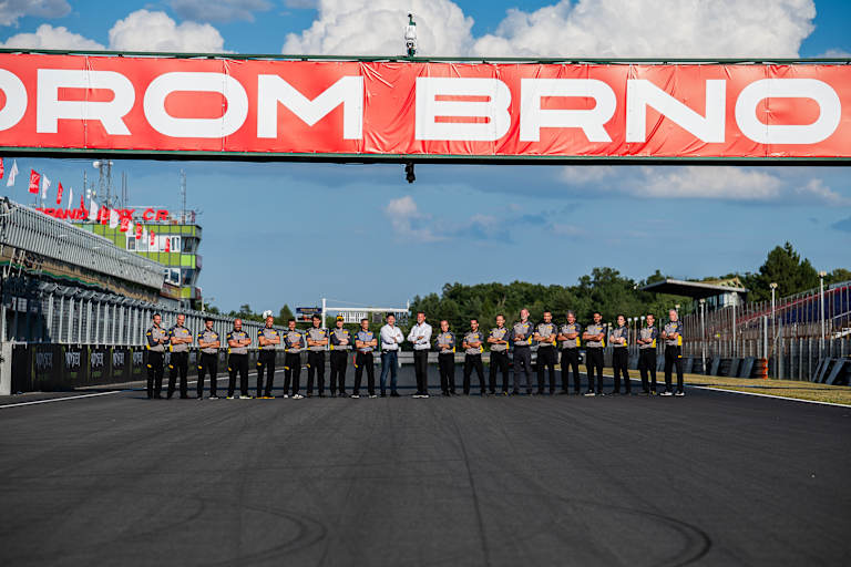 Das Pirelli-Team in Brünn