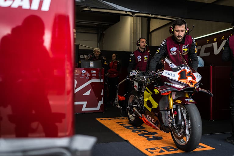 Bekommt Sam Lowes einen Teamkollegen? Nur Marc van der Straaten weiß es