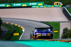 Maro Engel zeigt der Konkurrenz das Heck