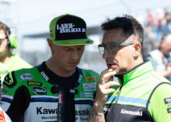 Domi Aegerter (li.) mit seinem Crew-Chief Manuel Cappelletti